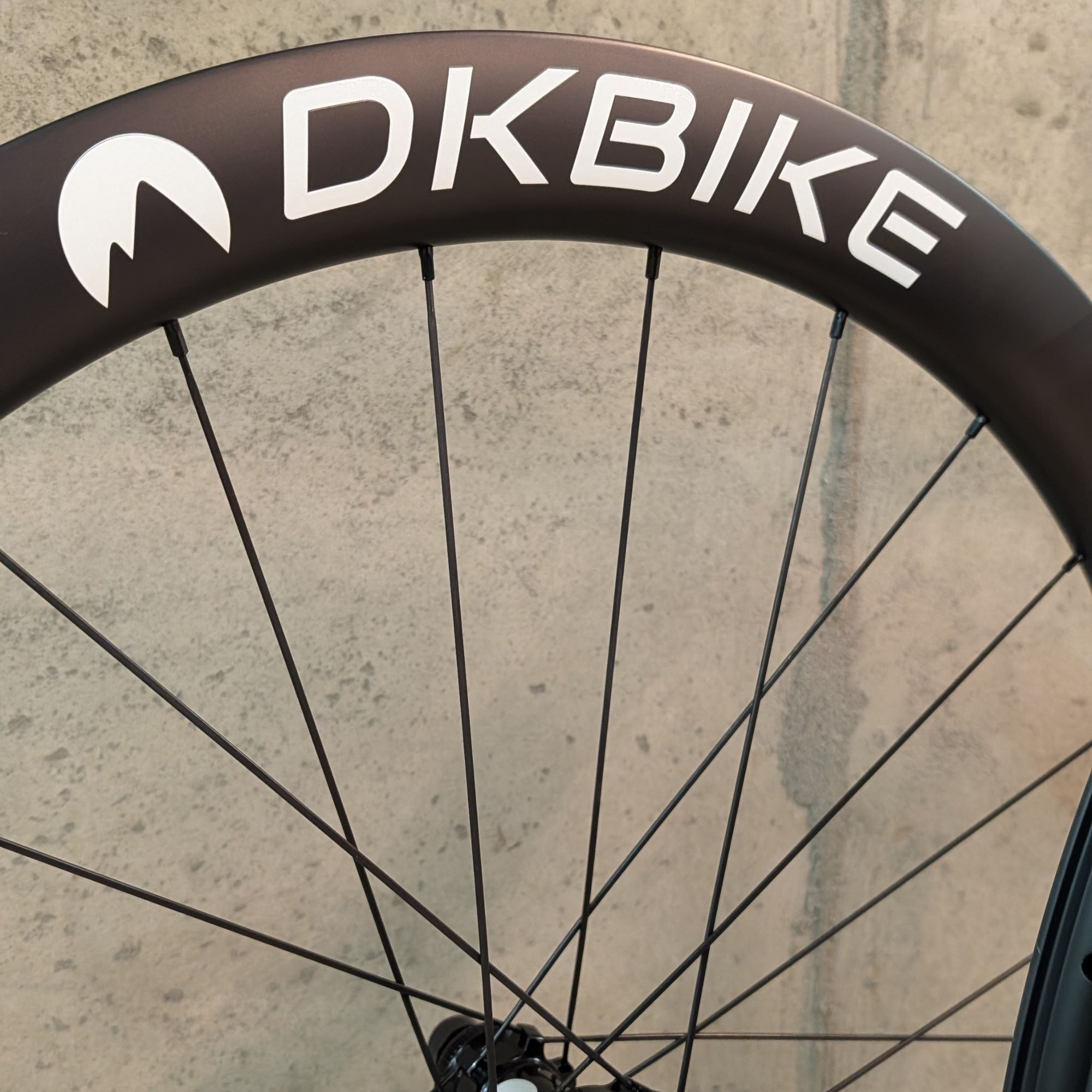 TILBUD BLACK FRIDAY - DKBIKE Road - Carbon skivebremse hjulsæt