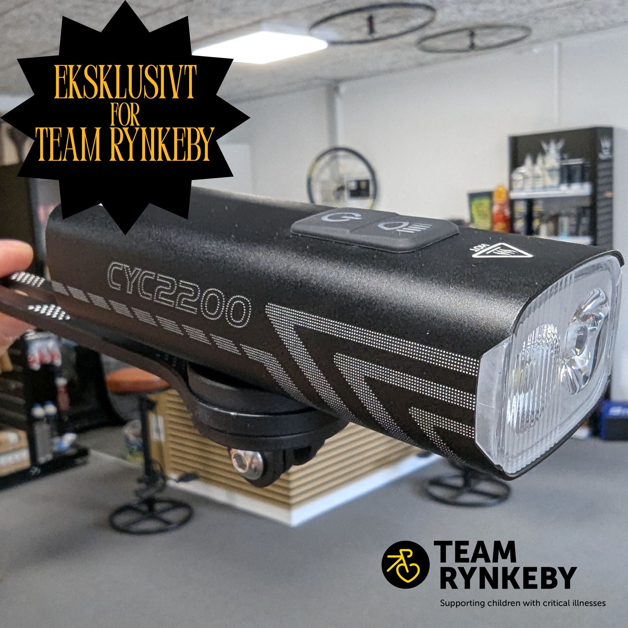 Kraftfull cykellampa - 2000 lumen - Laddningsbart batteri - Smart montering på/under styret