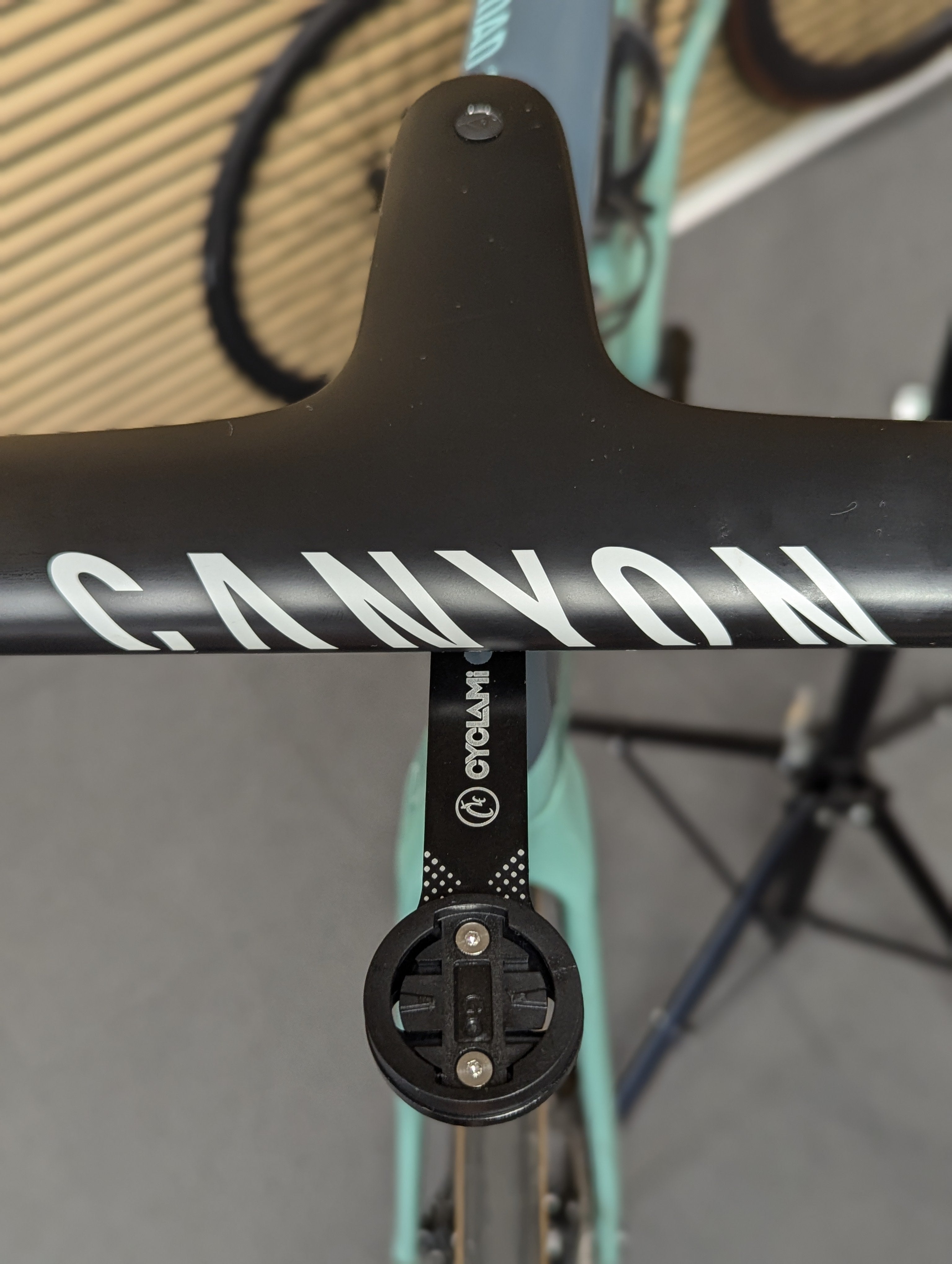 Out-Front til cykelcomputer - Til cykelcomputer samt lygte eller Go-Pro