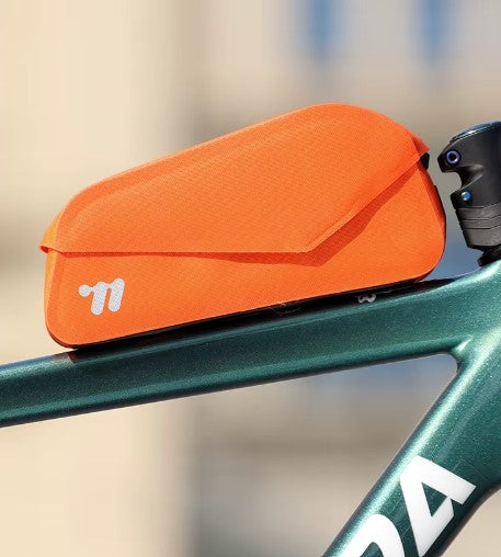 BLACK FRIDAY SPAR 50% - Taske til cykel - Bolt-on samt stropper - Genial magnet luk