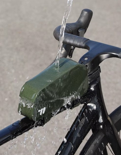 BLACK FRIDAY SPAR 50% - Taske til cykel - Bolt-on samt stropper - Genial magnet luk