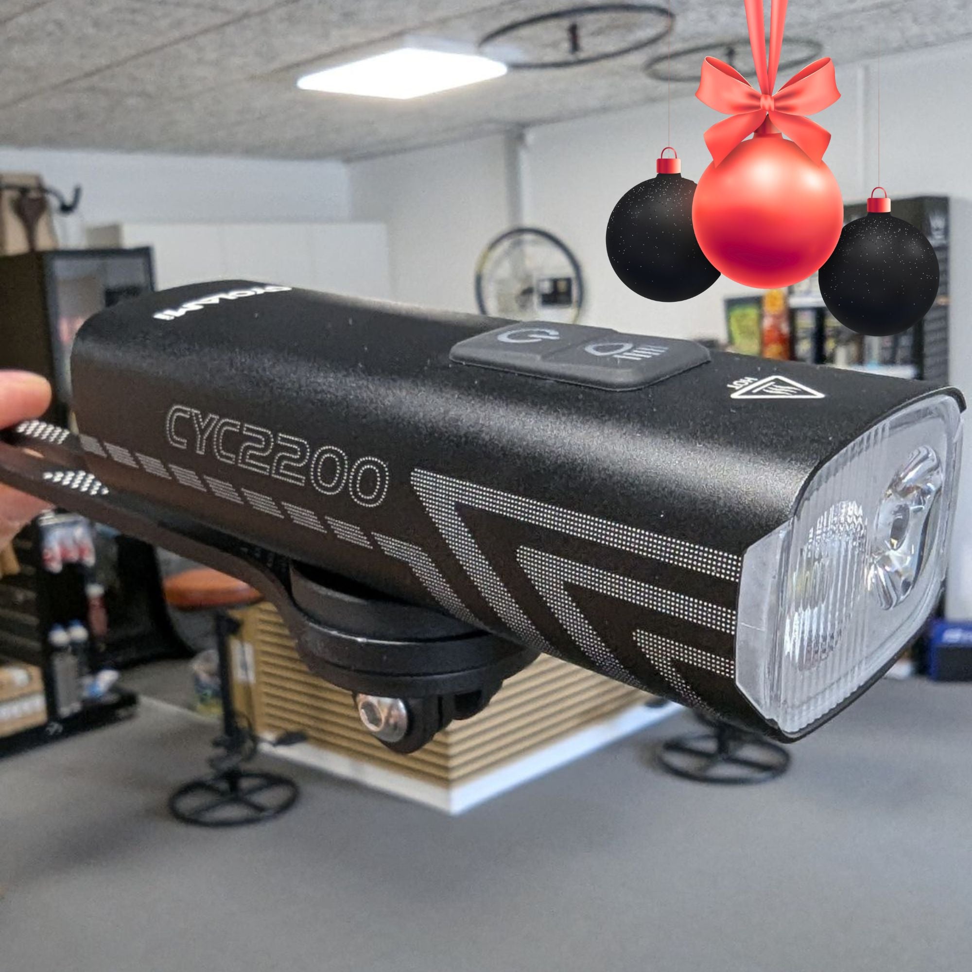 Kraftig cykellygte - 2200 lumens - Genopladeligt batteri - Smart montering på/under styret