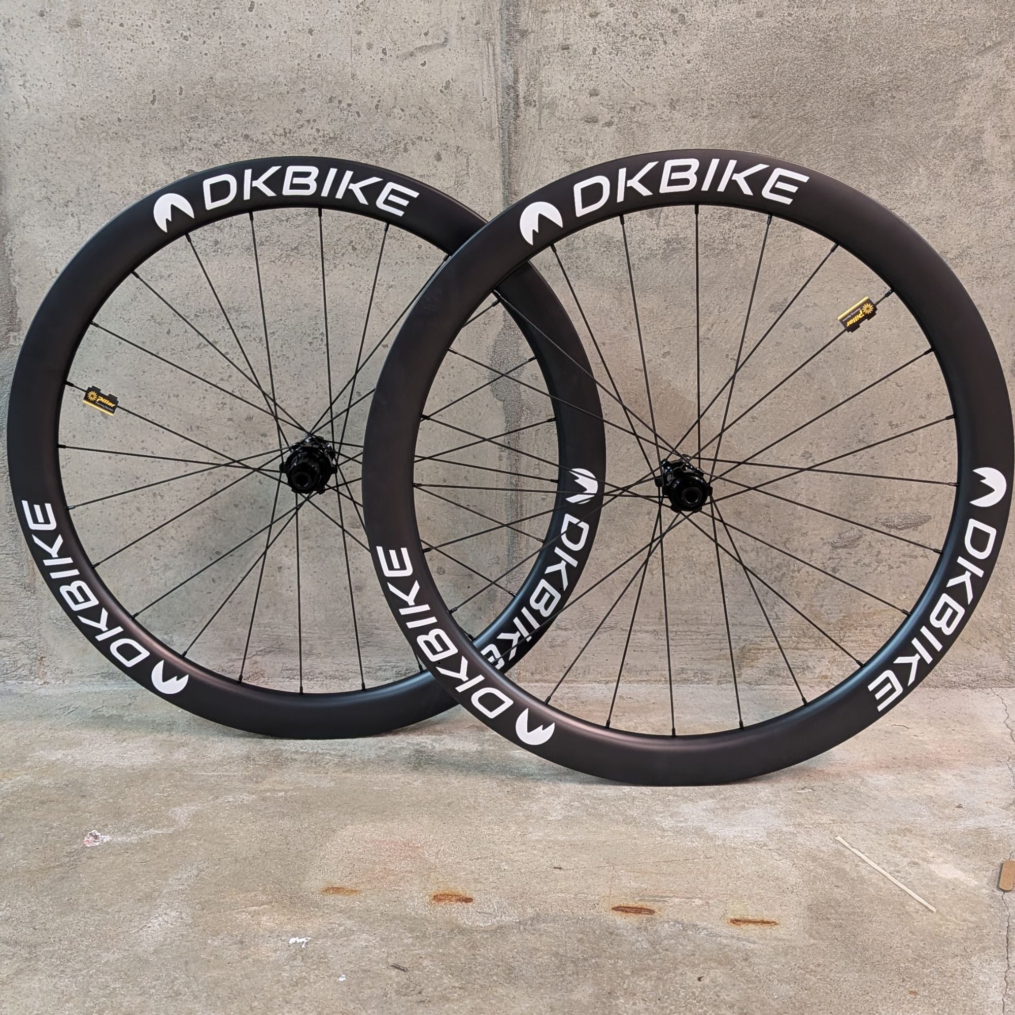 TILBUD BLACK FRIDAY - DKBIKE Road - Carbon skivebremse hjulsæt