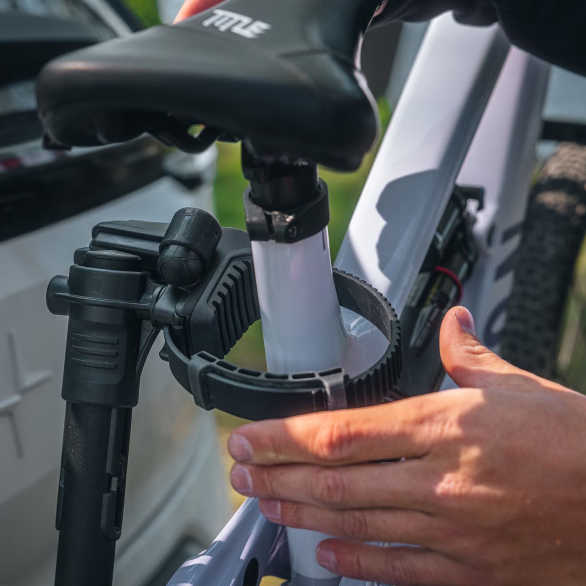 Thule VeloLite Cykelholder – Kompakt & Sikker til Trækkrog
